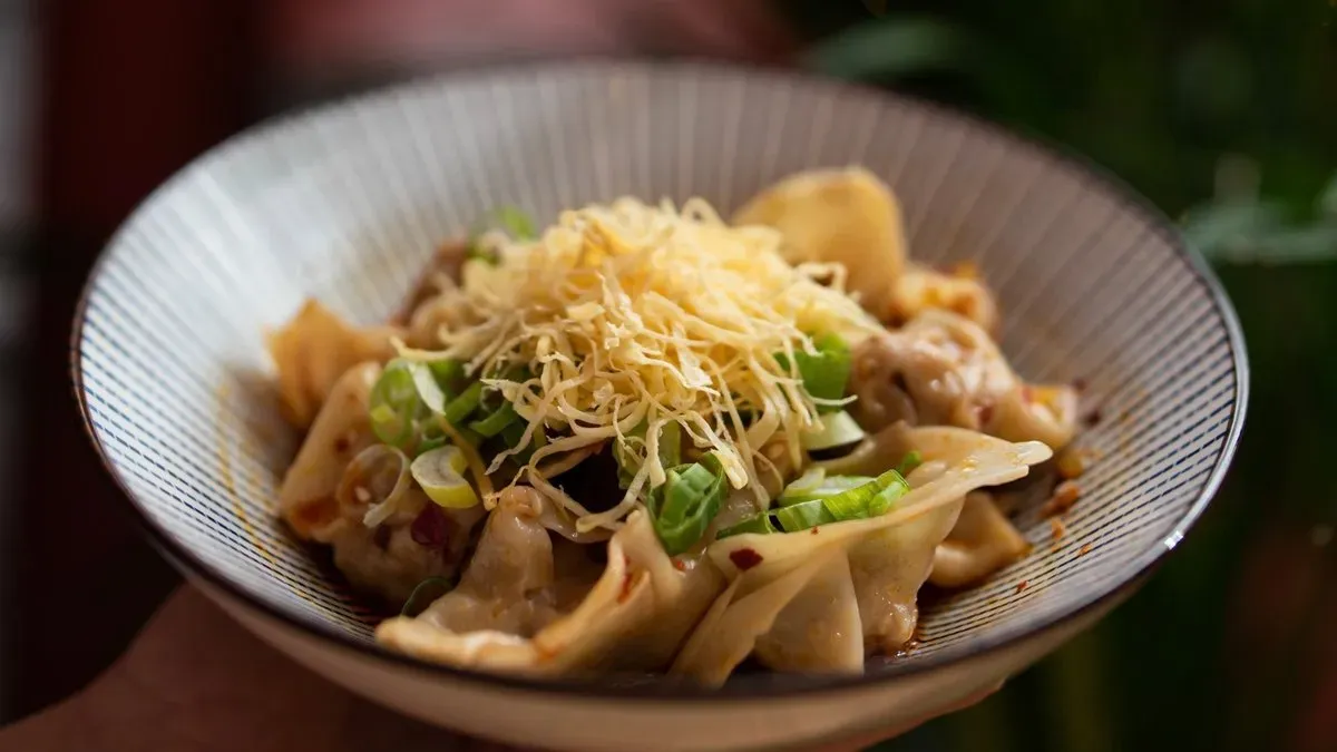 Wonton batyu, húsos