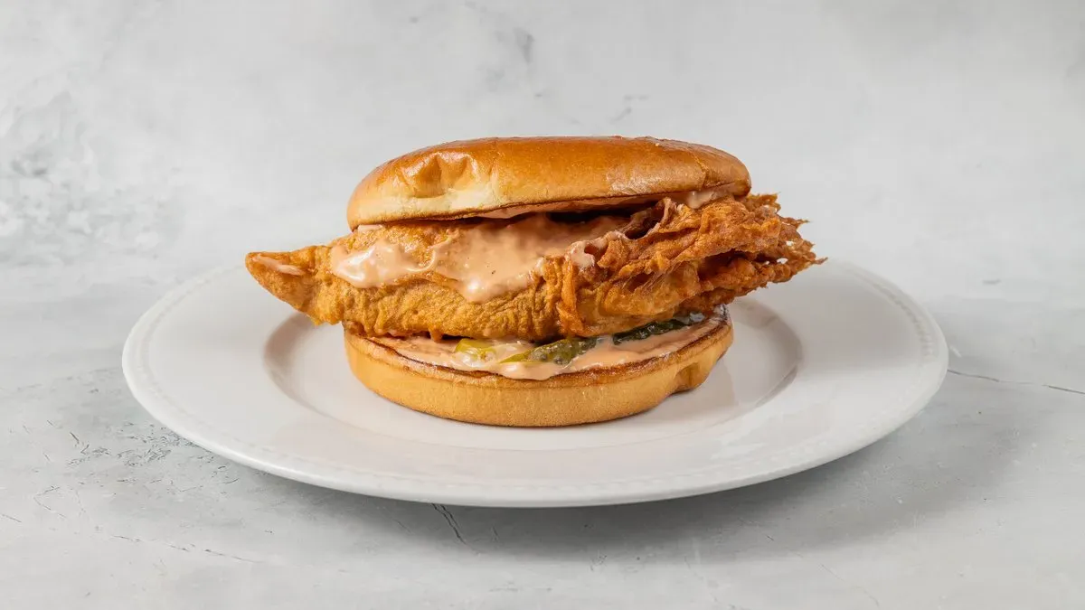 Crispy & loaded chicken burger