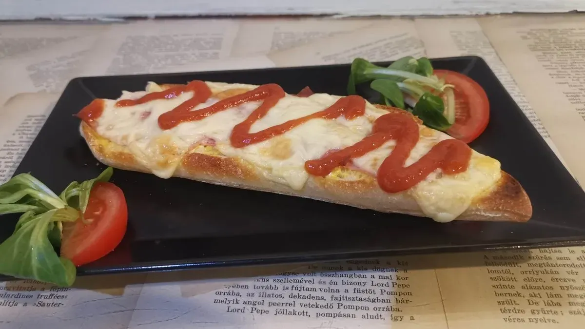 Klasszikus sonkás, sajtos melegszendvics