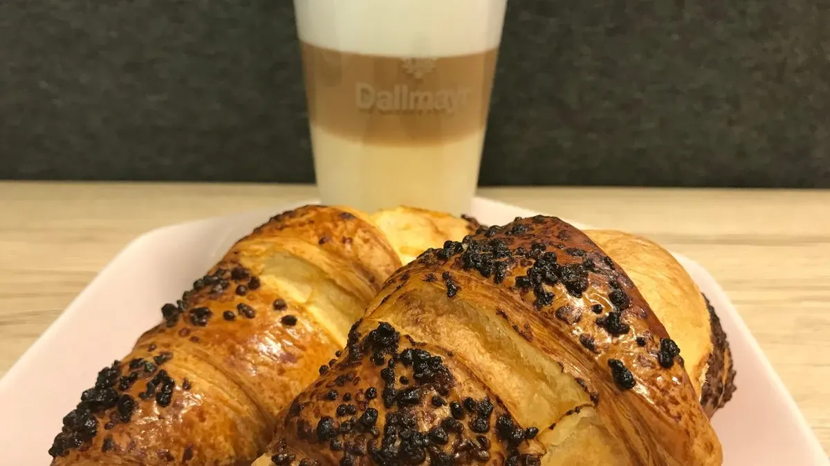 Csokis croissant menü