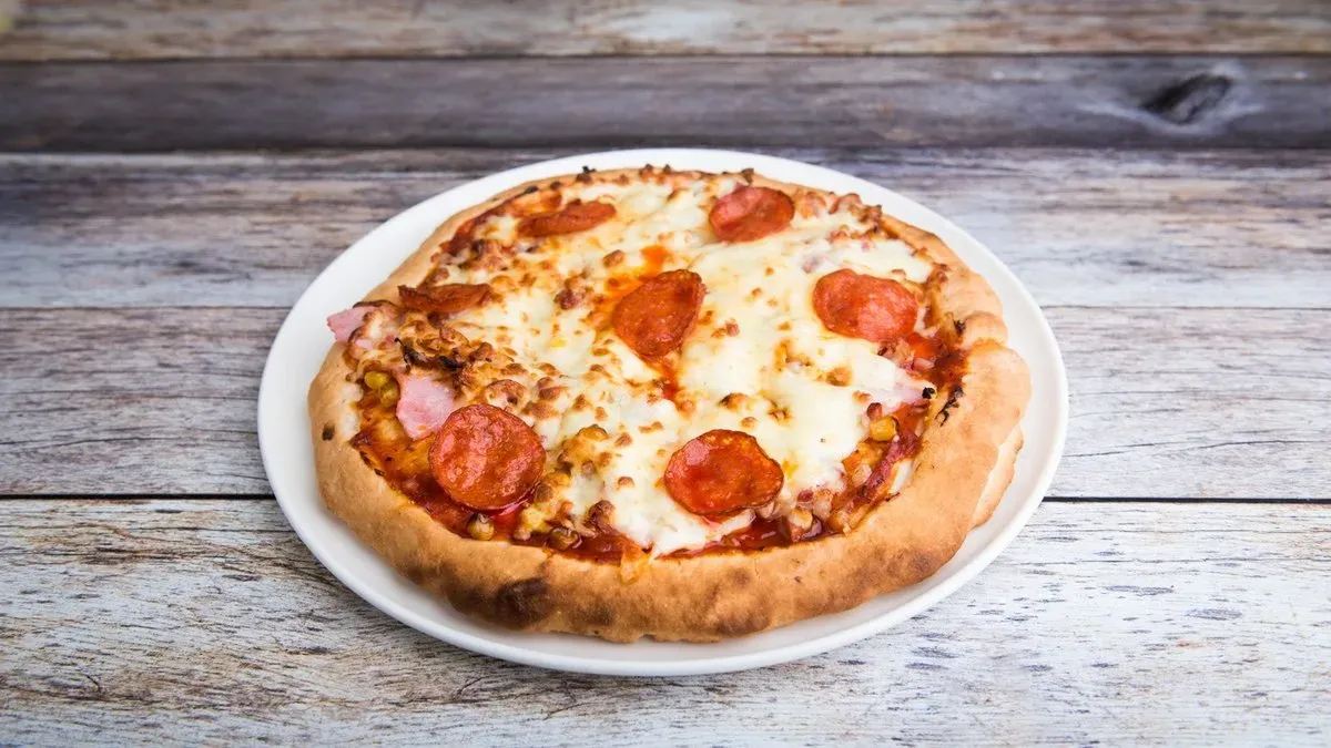 Húsimádó pizza
