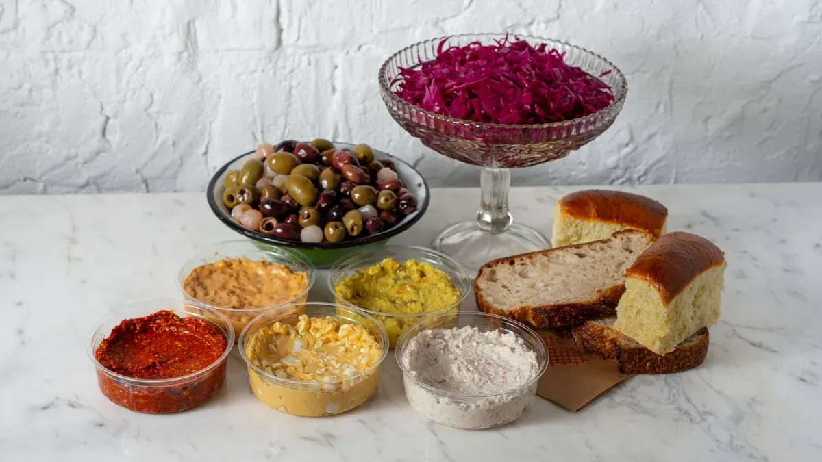 5 MEZZE&MAYO (5x150g) + 2 barhesz + 2 szelet kenyér