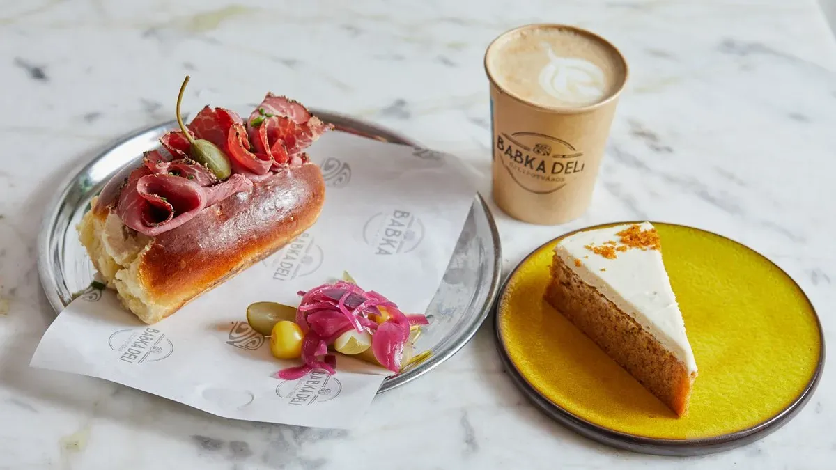 Választható Slider szendvics + Választható Desszert + Cold Brew fekete kávé