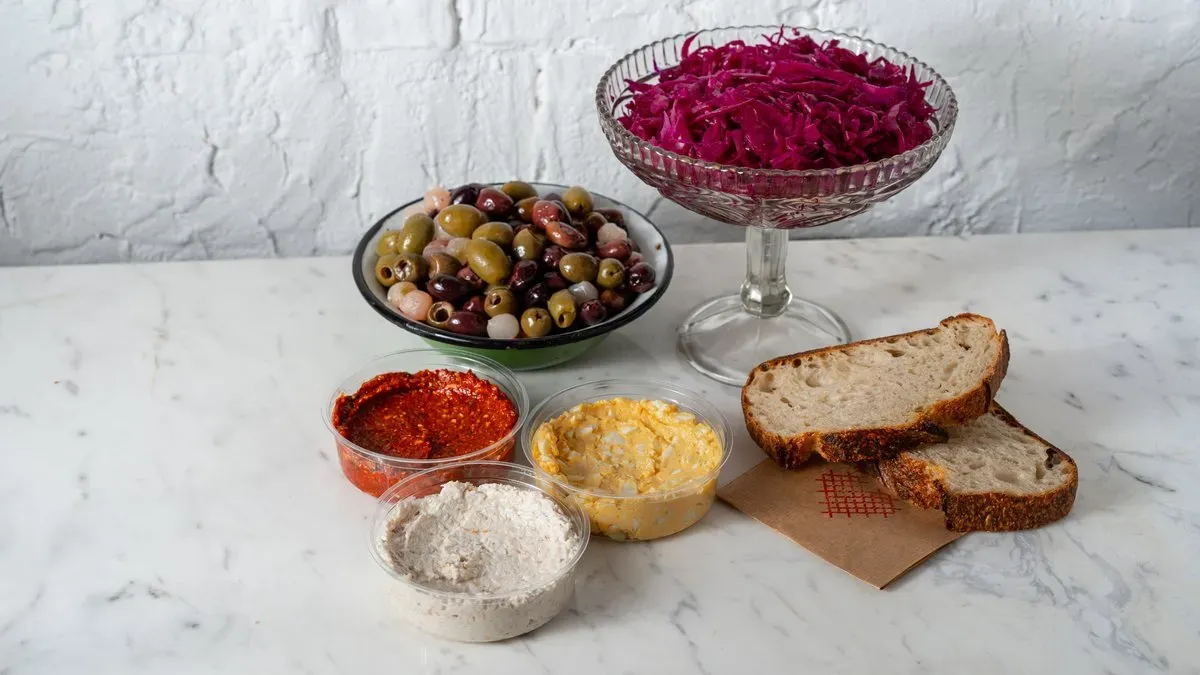 3 MEZZE&MAYO (3x150g) +  2 szelet kenyér