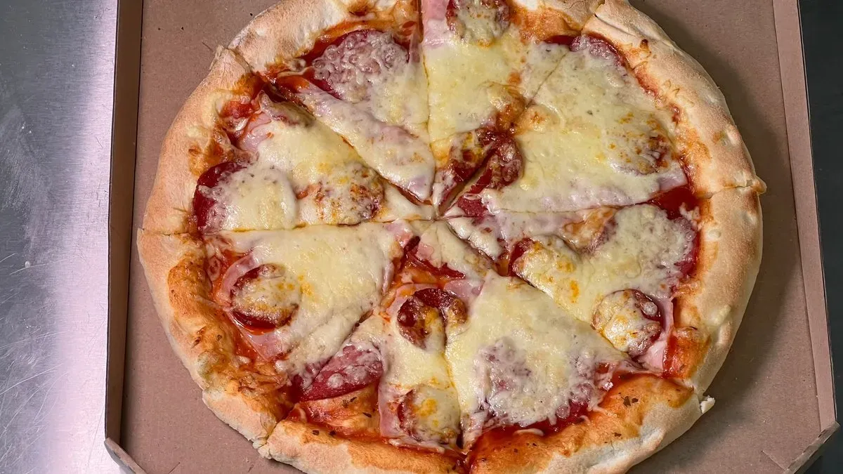 Húsimádó pizza