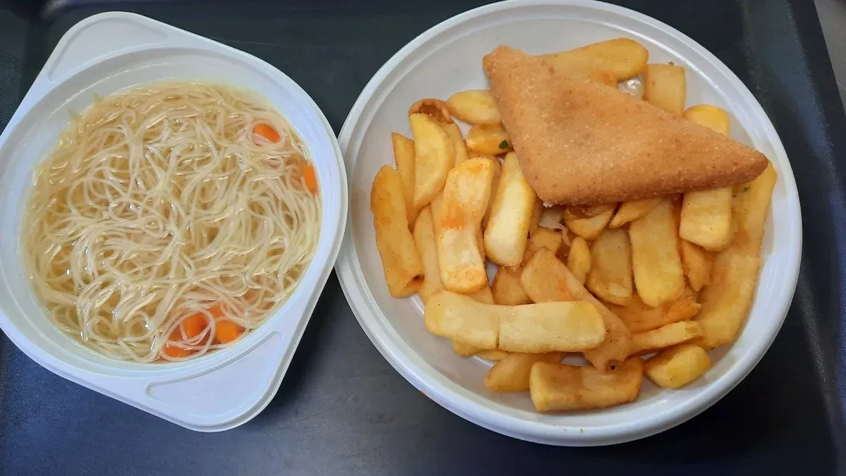 Rántott sajt+köret+csontleves