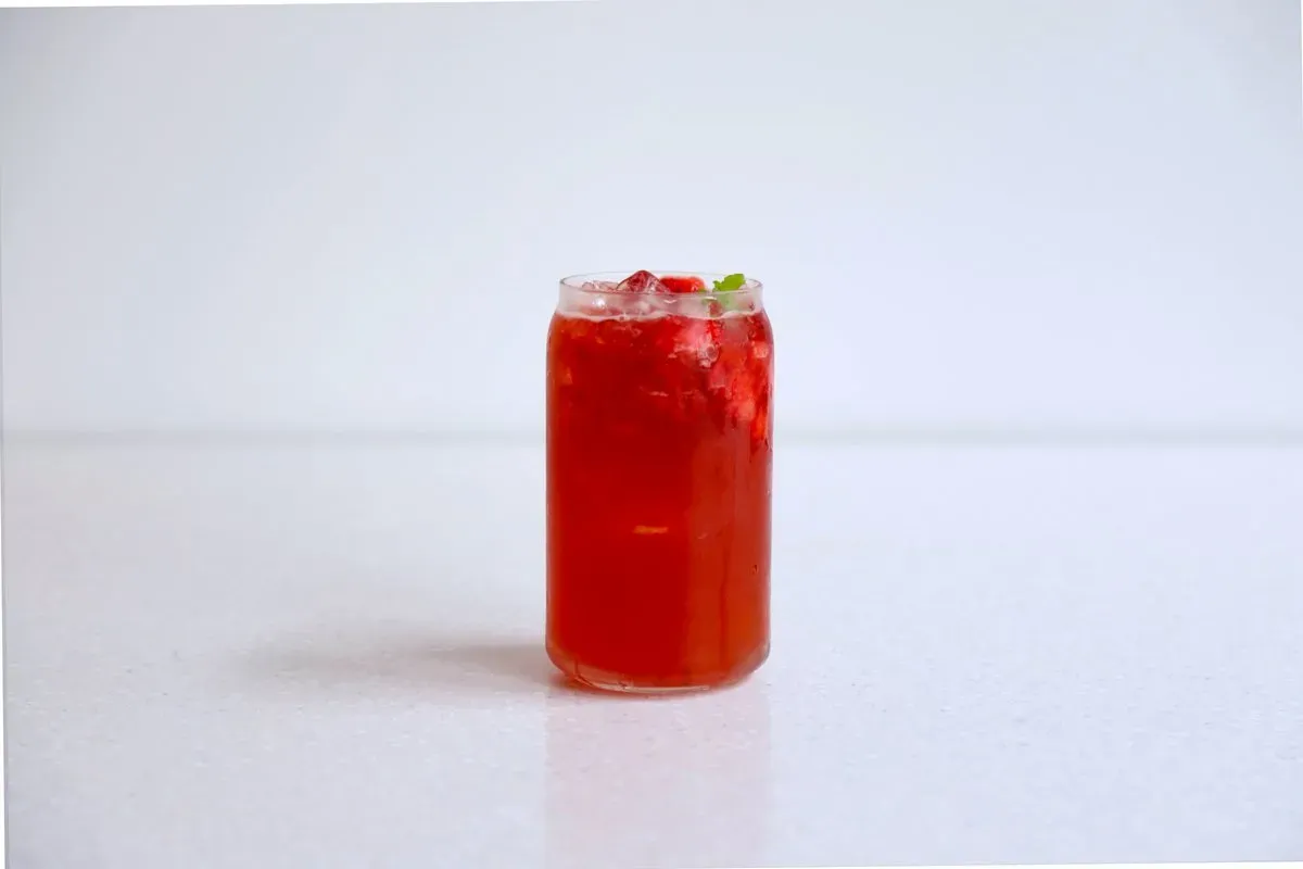 Strawberry fruit tea