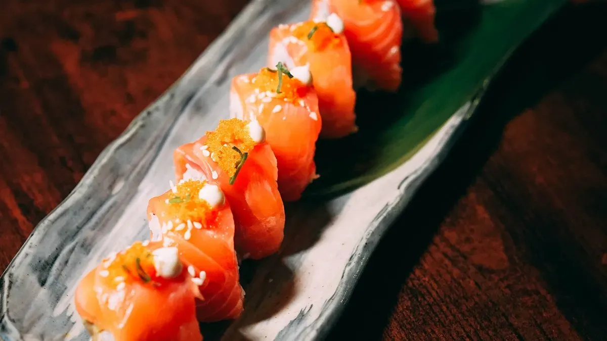 Salmon Avocado Roll