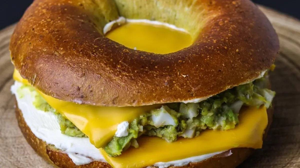 AVOCADO BAGEL