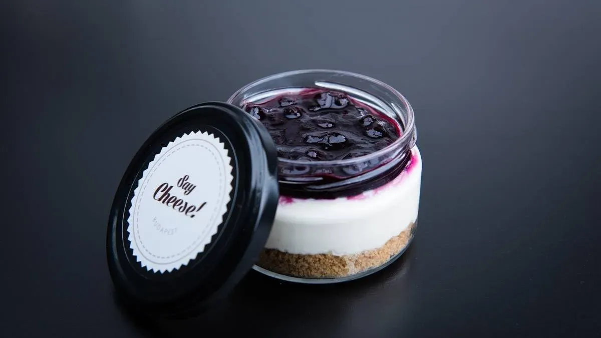 Áfonyás citromos sajttorta