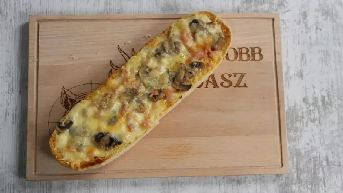 Csirkesonkás-gombás-sajtos melegszendvics óriásbagettben