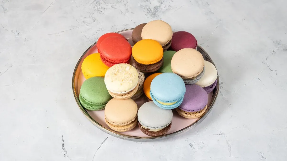 Macaron válogatás elviteles kartonban - 18 db-os