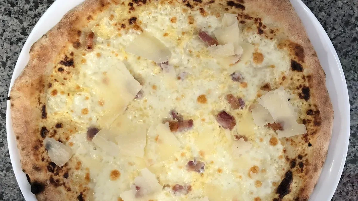 Pizza Carbonara