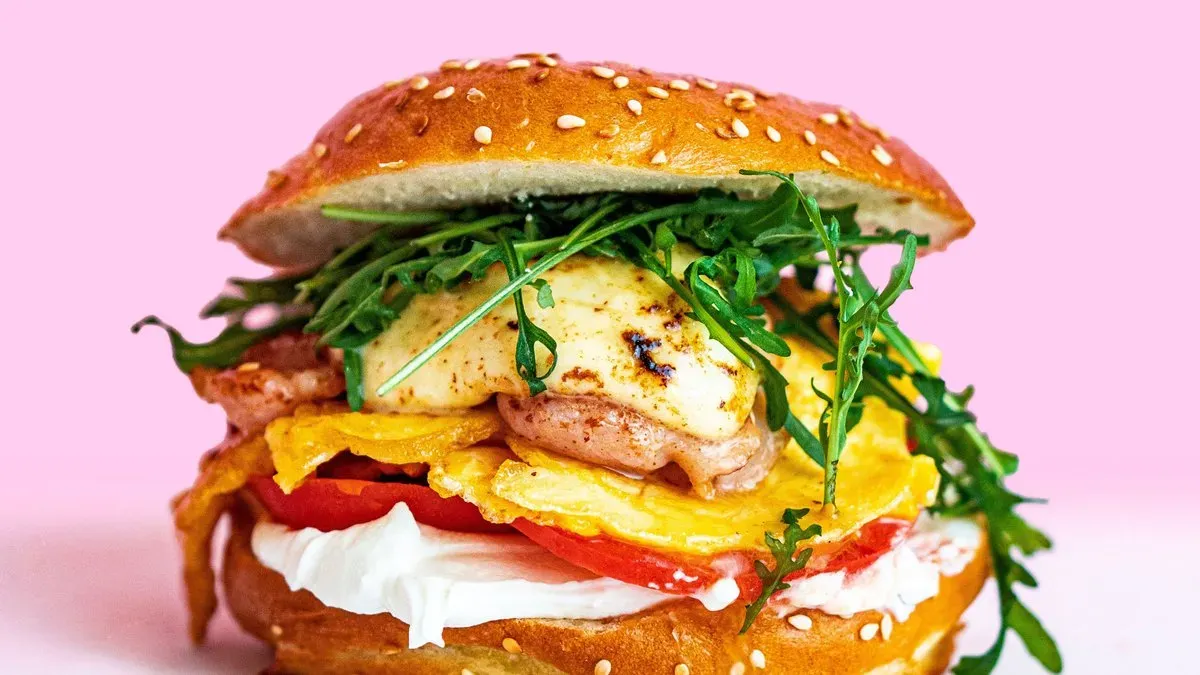 BACON DELUXE BAGEL
