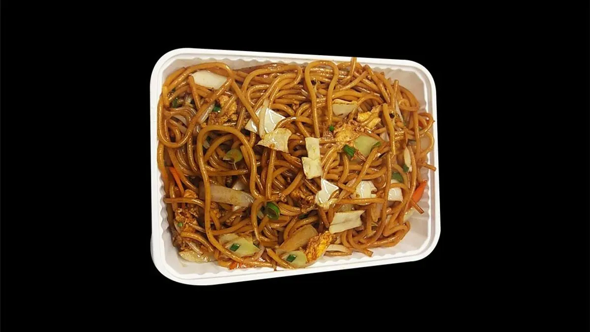 Pirított tészta zöldséges 蔬菜炒面