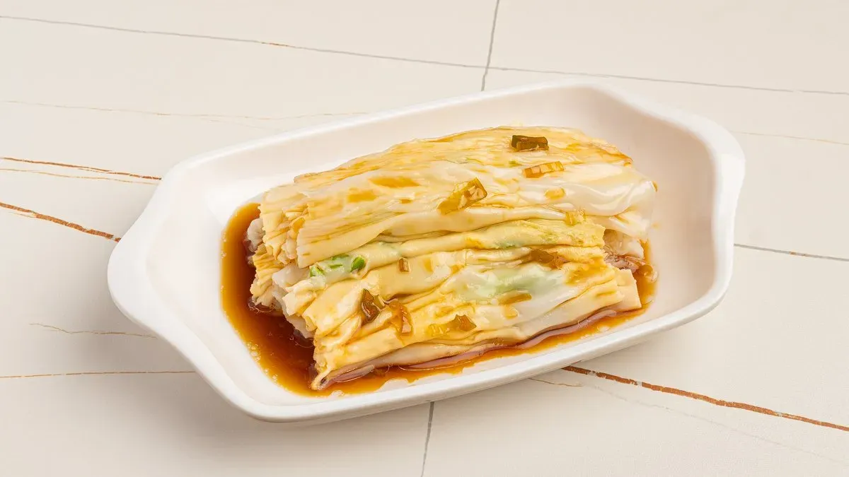 101. Tojás 鸡蛋肠粉 Egg