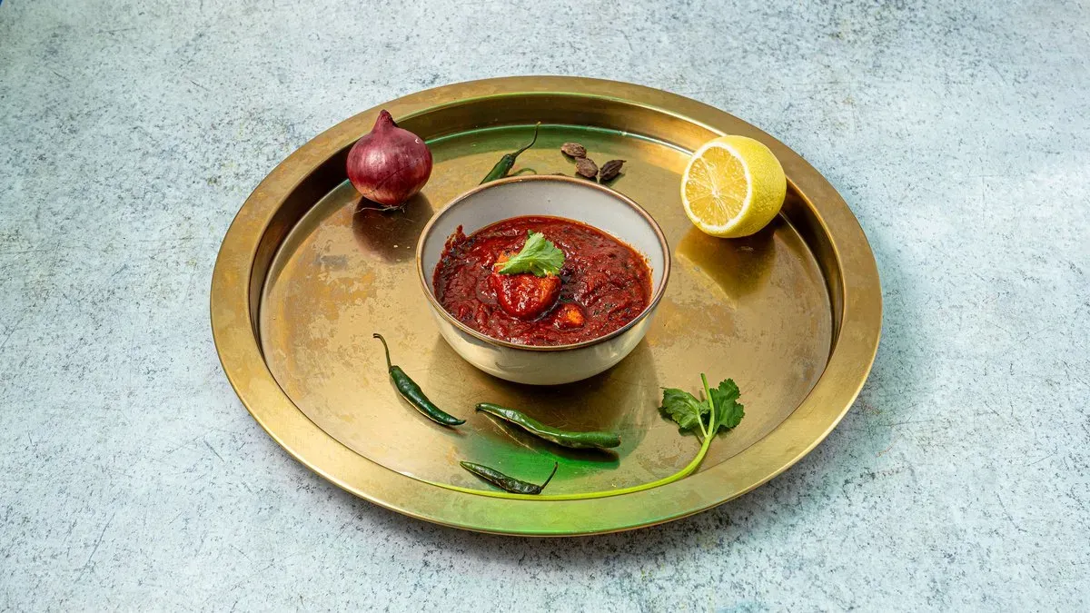 4. Csirke Madras