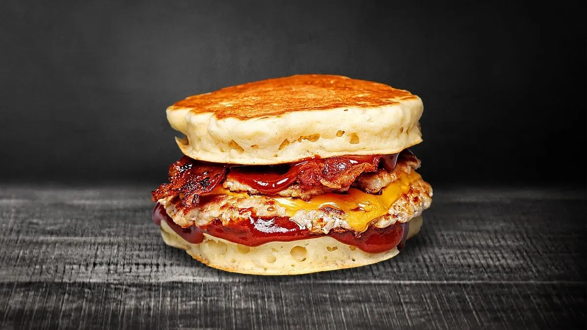 BBQ-BACON Pancake Burger