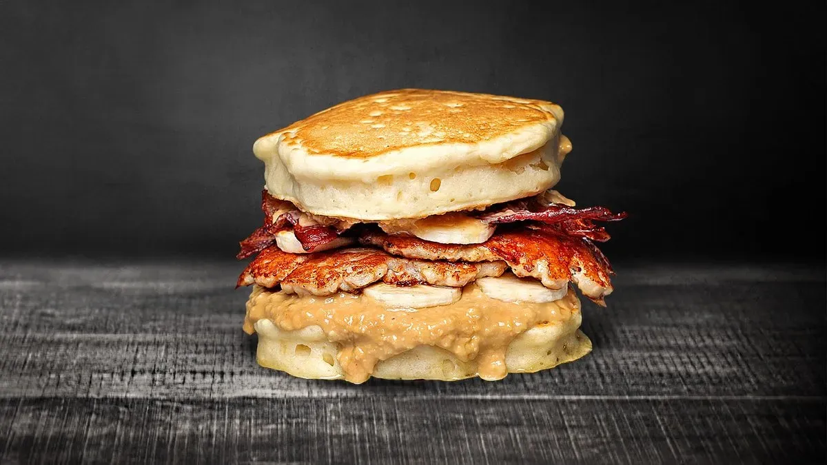 ELVIS Pancake Burger