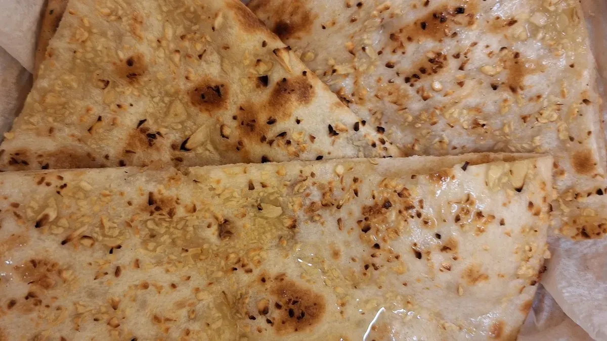 Fokhagymás kenyér | Garlic naan (G) (L)