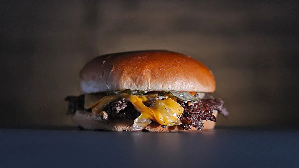 CHEESEBURGER