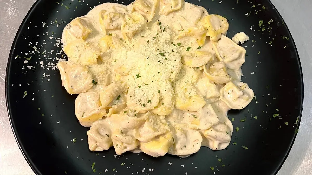 Tortellini + 6féle szósz egyike + desszert + 1db választható üdítő.