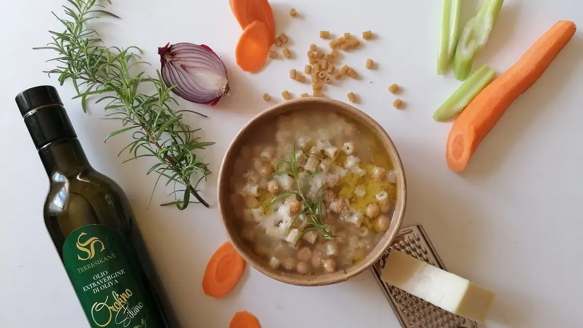 Minestrone di CECI -teljesértékű egytálétel