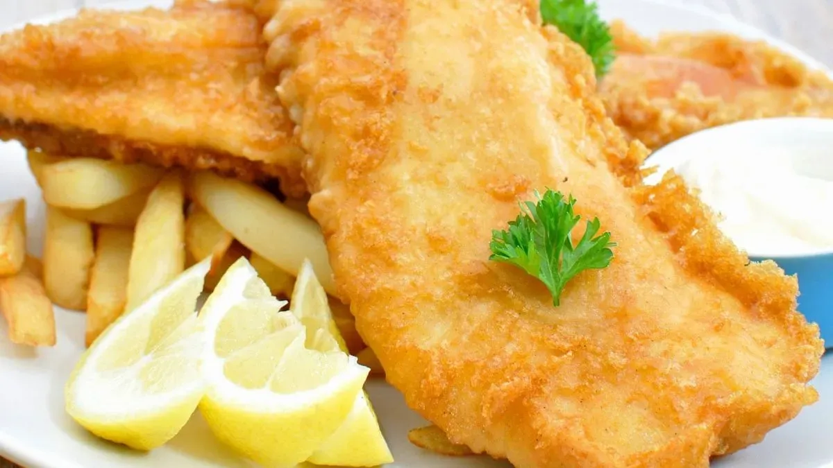 Fish & chips ,tartármártással ,