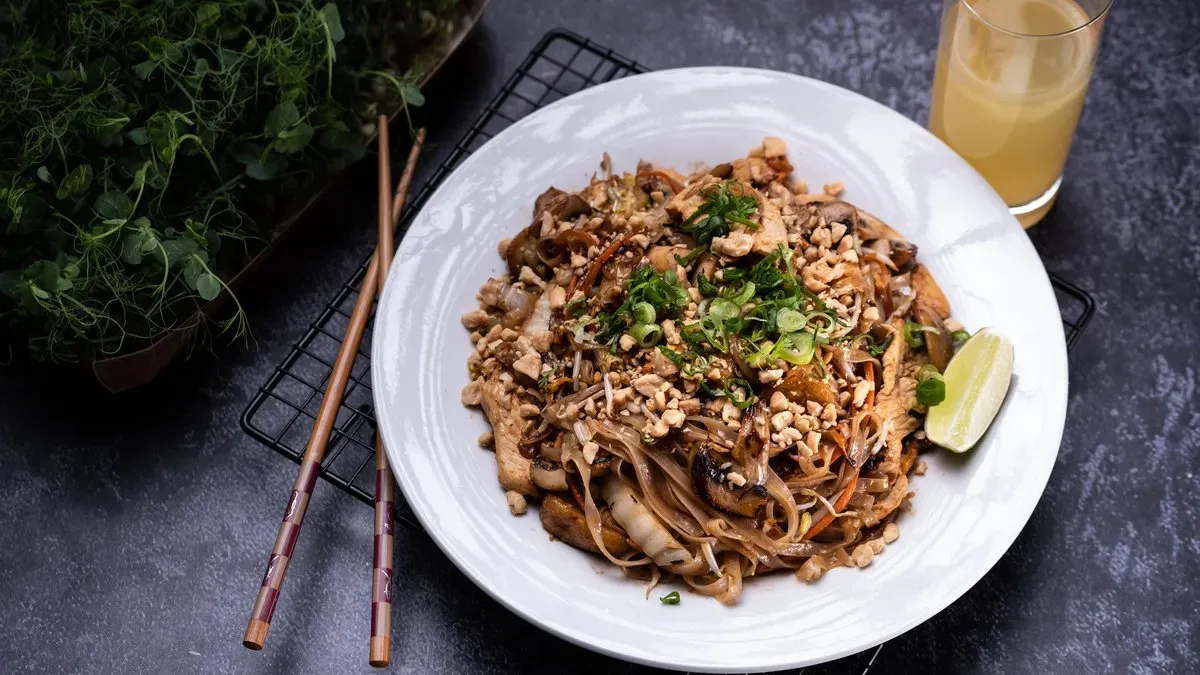 Pad thai Csirke