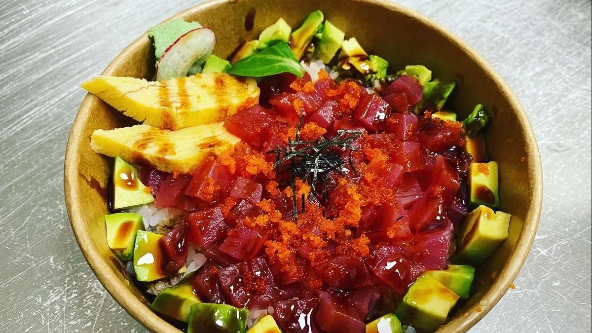 Tuna Avocado Bowl (鉄火アボカド丼)