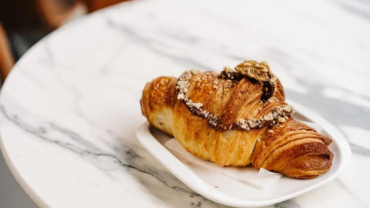 DOLCE DE LECHE CROISSANT