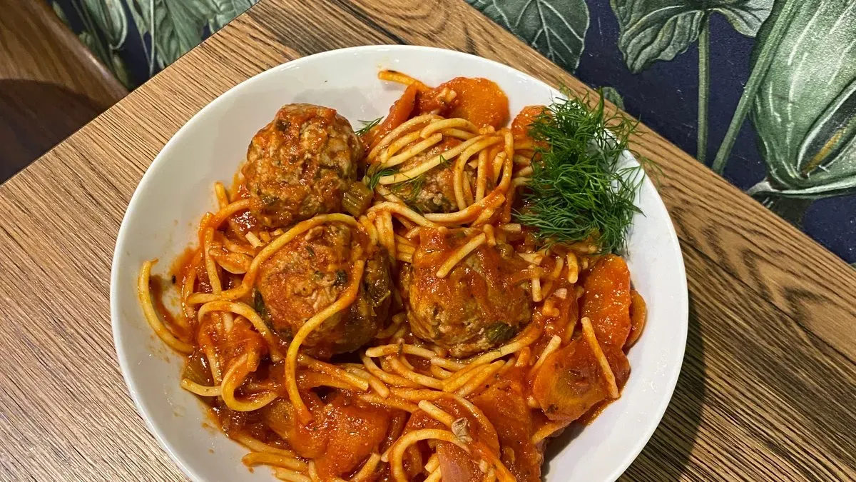 Olasz paradicsomos húsgombóc spagettivel