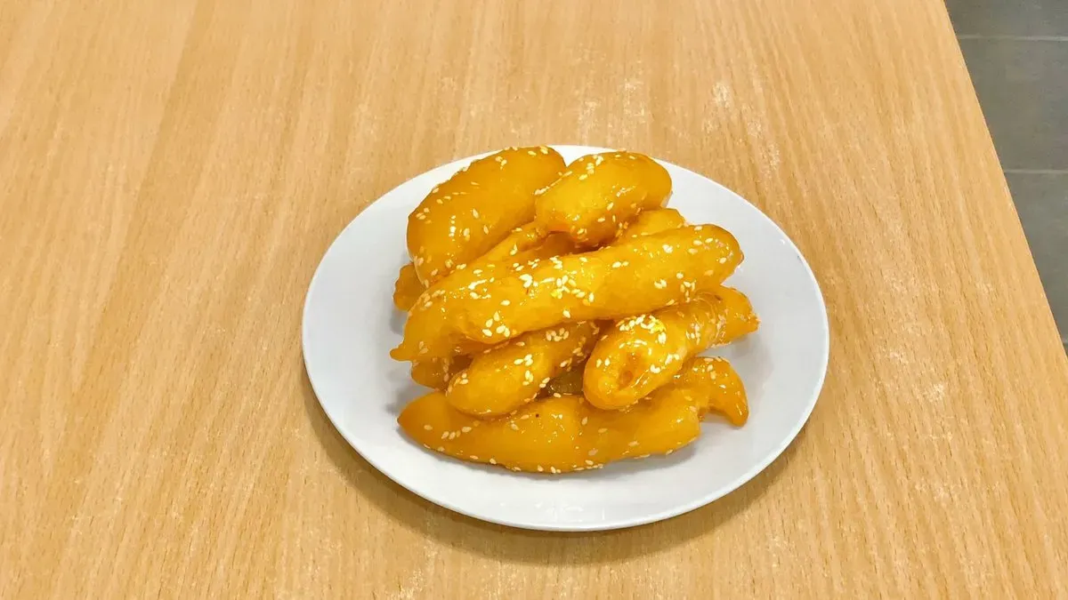 Szezámmagos csirkehús menü