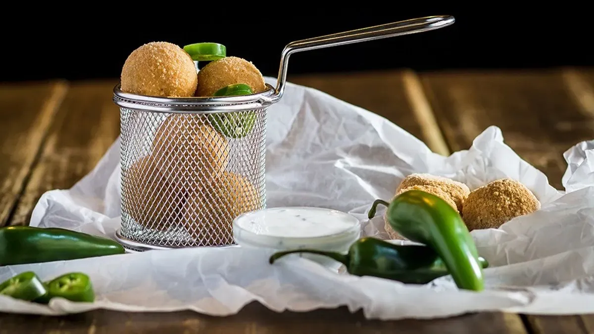 Crispy jalapeño cheeseballs (6 db)