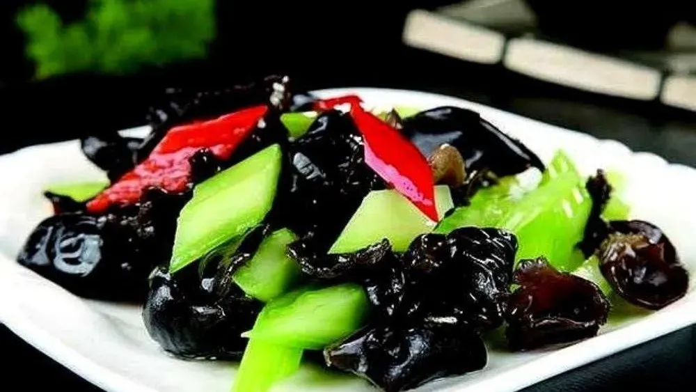 601.Rántott zeller fafülgombával / Fried celery with black fungus