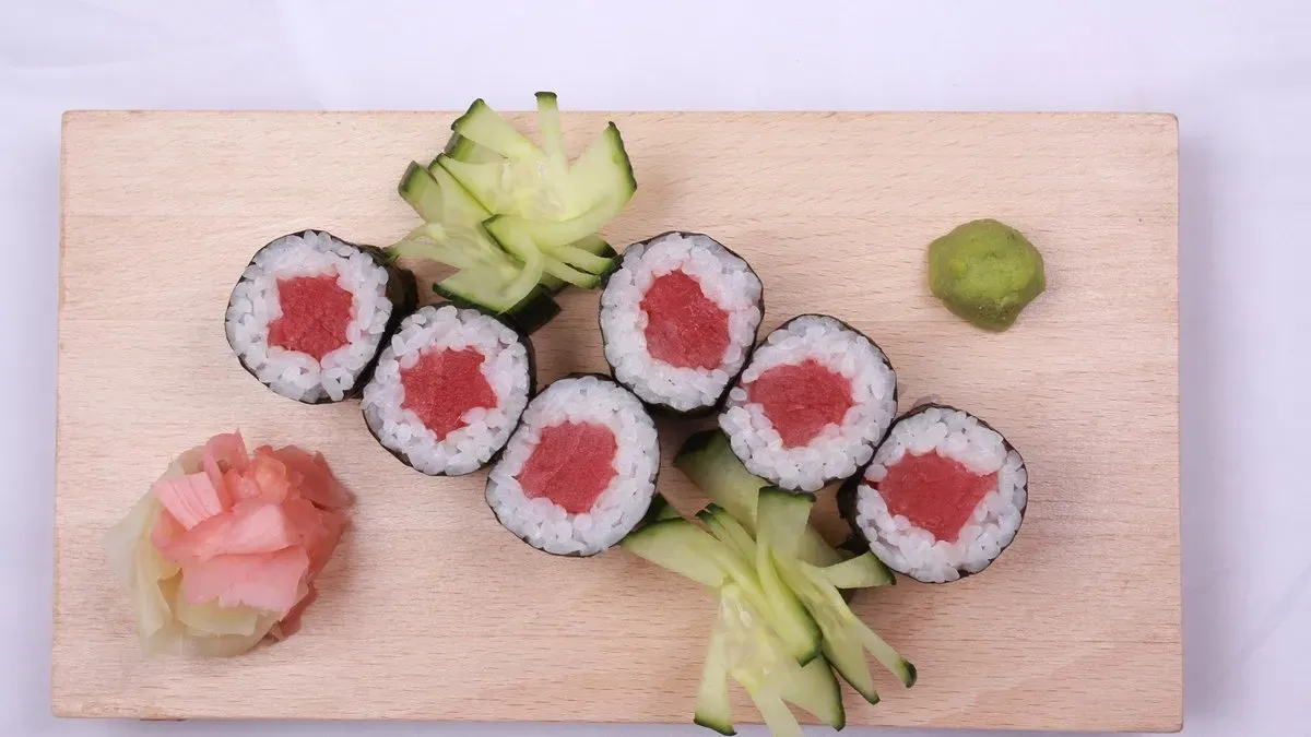 MAGURO HOSOMAKI