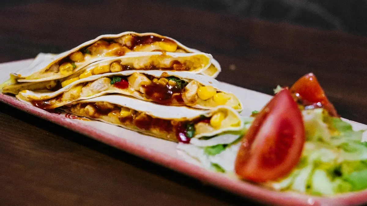 Mexikói csirkés quesadilla babbal és kukoricával