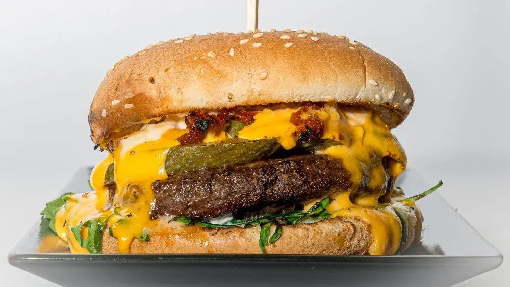 CHEESE PLEASE BURGER