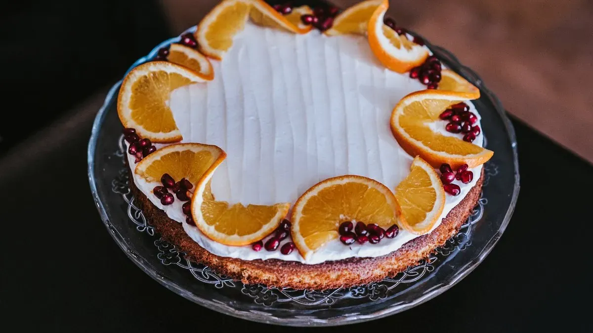 Glutén- és tejmentes narancsos mandulatorta mascarpone jellegű krémmel