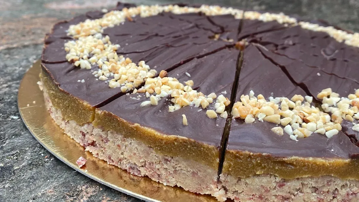 Vegán csokoládés mogyorókrémes torta (14 szeletes)