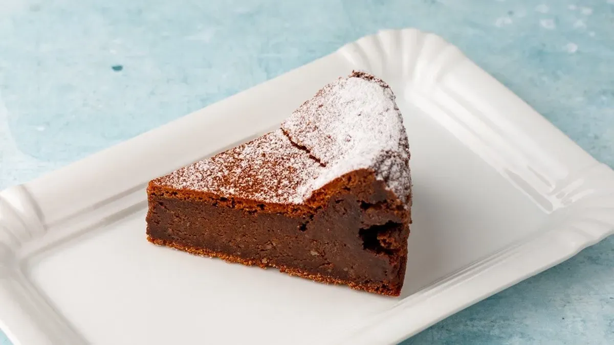 1 szelet Francia csokoládé torta (lisztmentes), plasztik dobozban