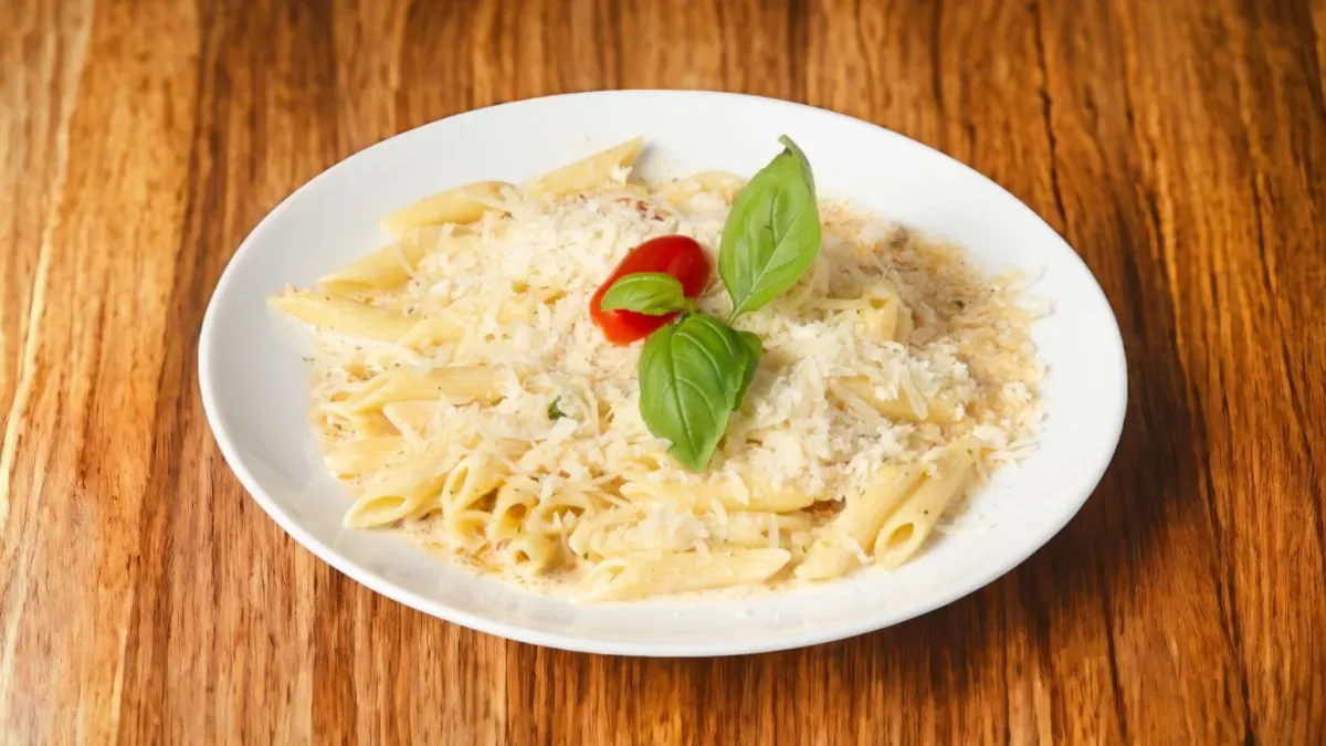 Carbonara penne trappista sajttal