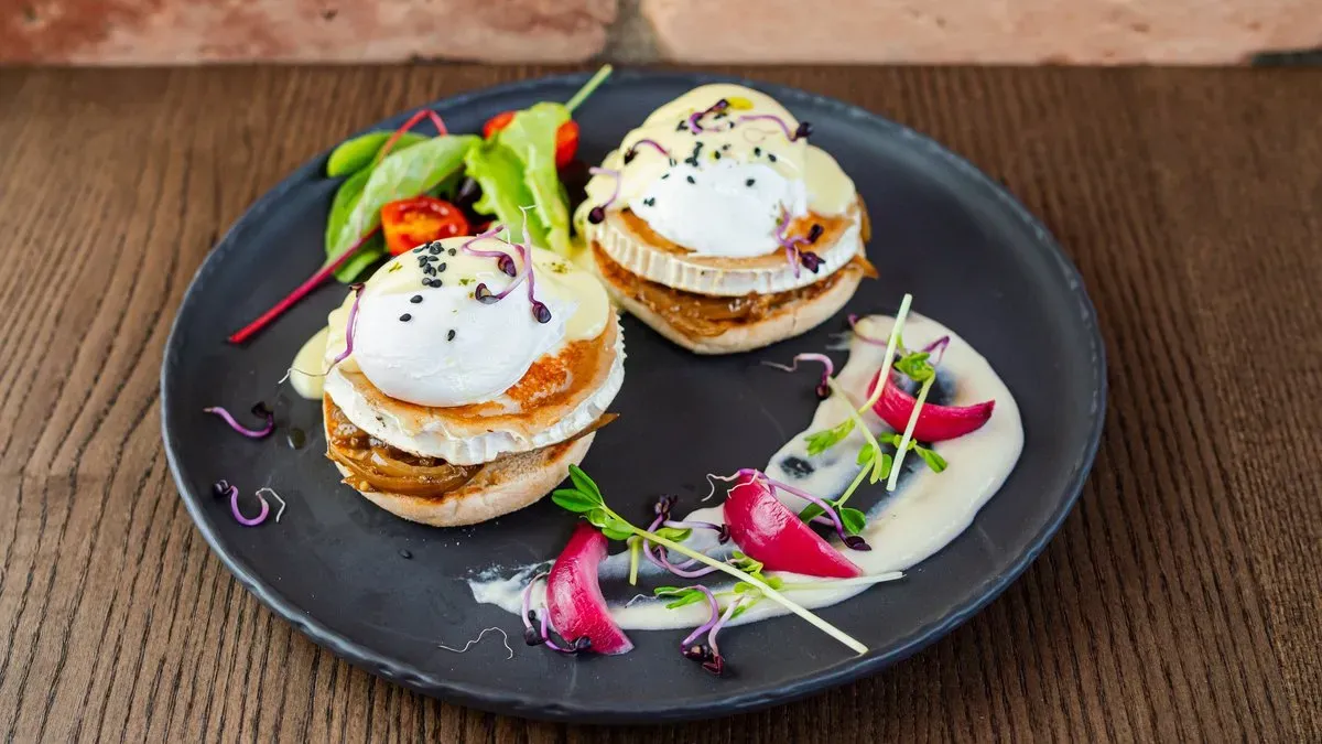 Formaggio Benedict