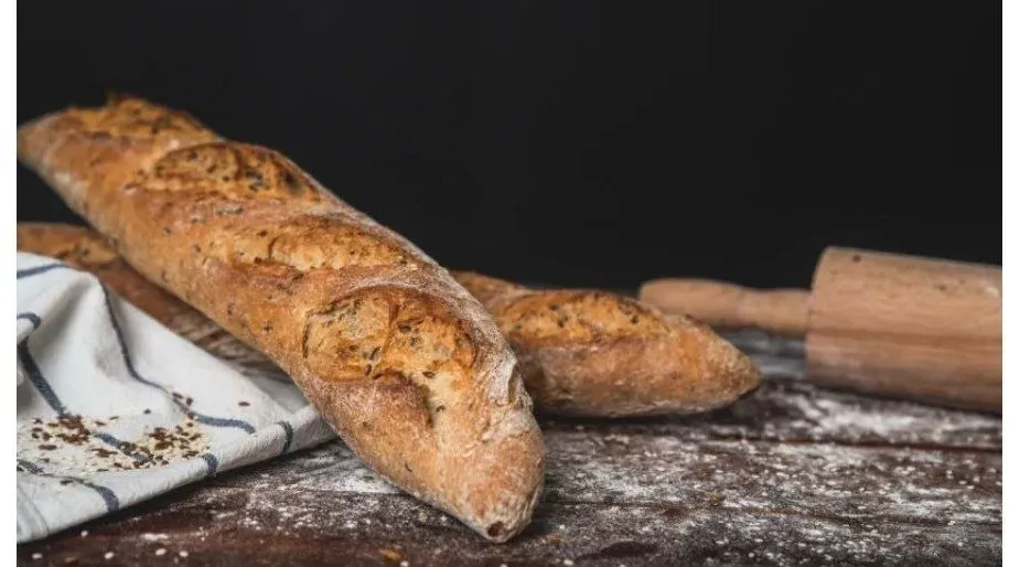 Féláras Rusztikus magos rozsos baguette (250g)