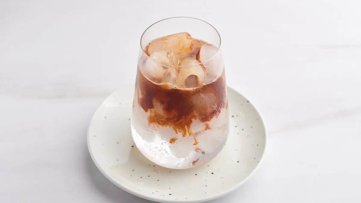 Espresso tonic (fever tree)