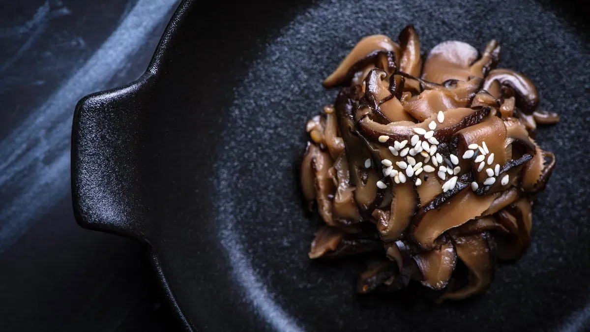 SHIITAKE UNAMI