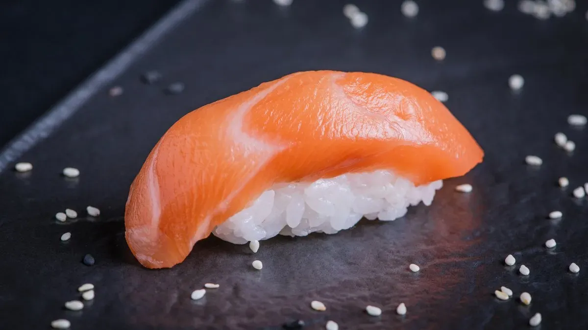 SAKE nigiri