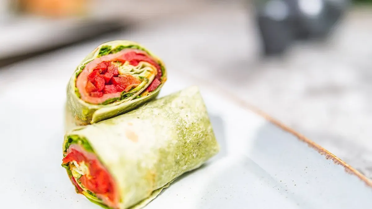 Lazac & avocado wrap