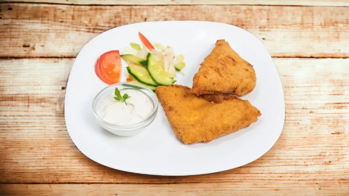 Rántott sajt körettel