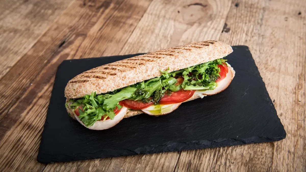 Csirkemell sonkás Panini